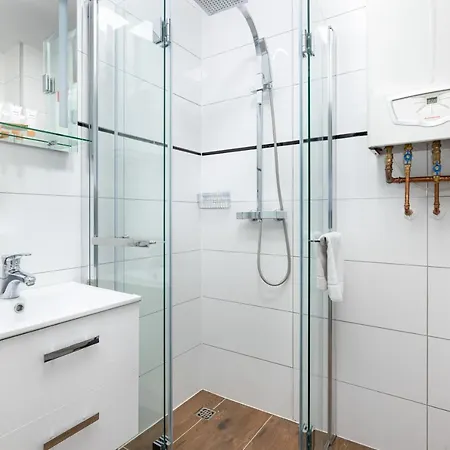 Dworcowa By Renters 公寓